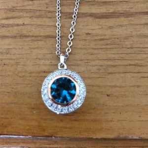 Necklace - Premiere Designs